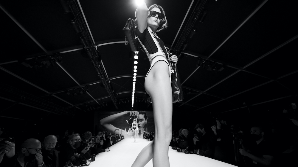 SS 2022 RTW show_Photograph by Inez & Vinoodh (1)