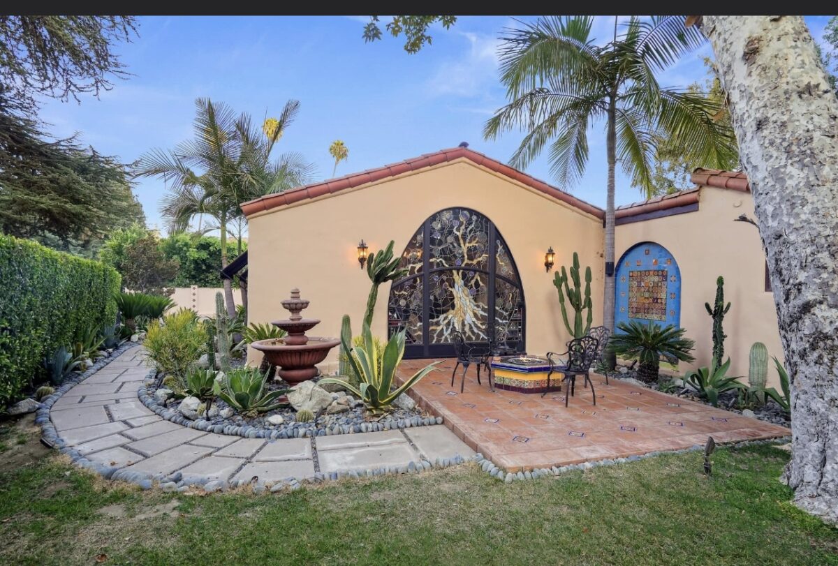 1001D366-FCE4-4BBD-9F36-4A1F6305DFE4