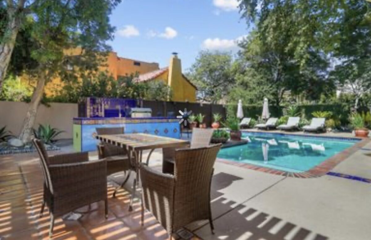 1A734734-5B40-448D-9D6D-53C124F2613B