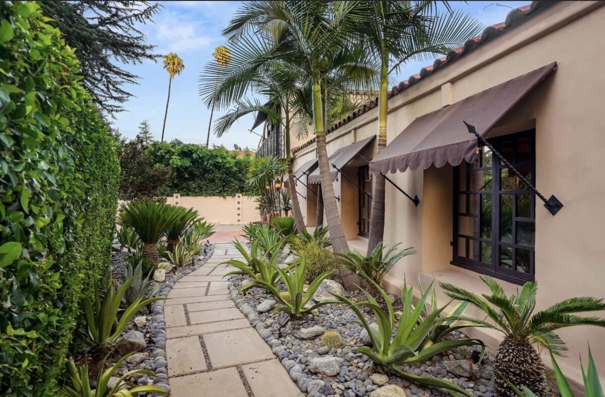 2254B540-FB3E-45F2-9725-57ECC7F8322F