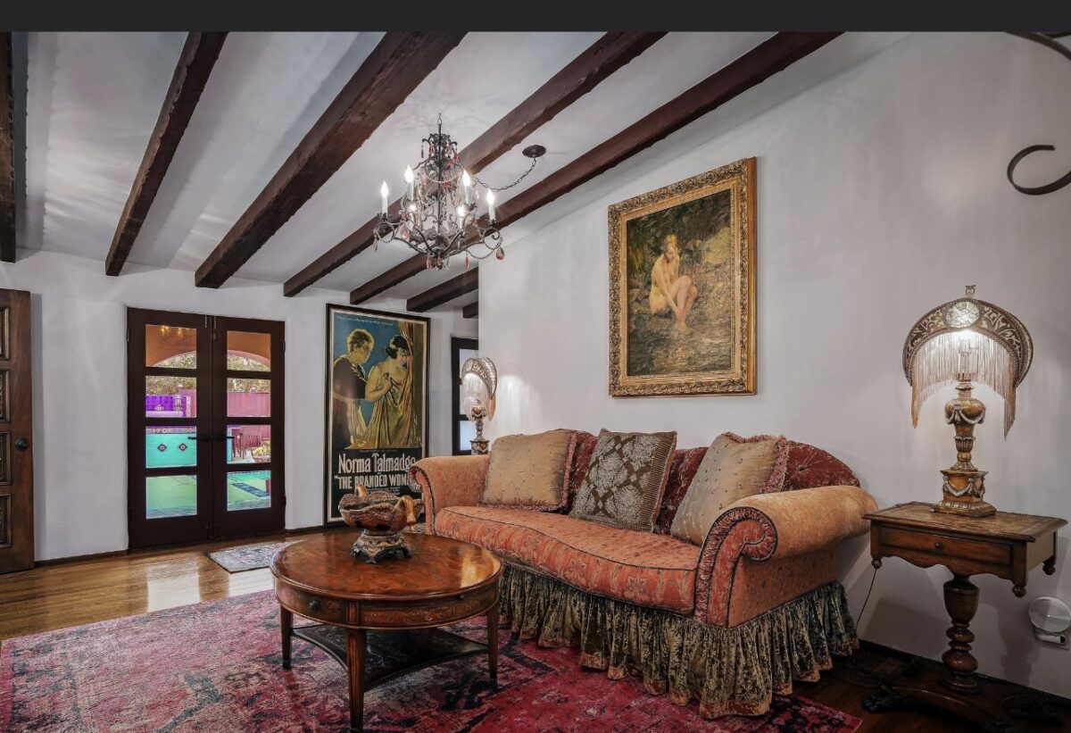 3DD74B34-A51B-4310-955D-1177D8A61058