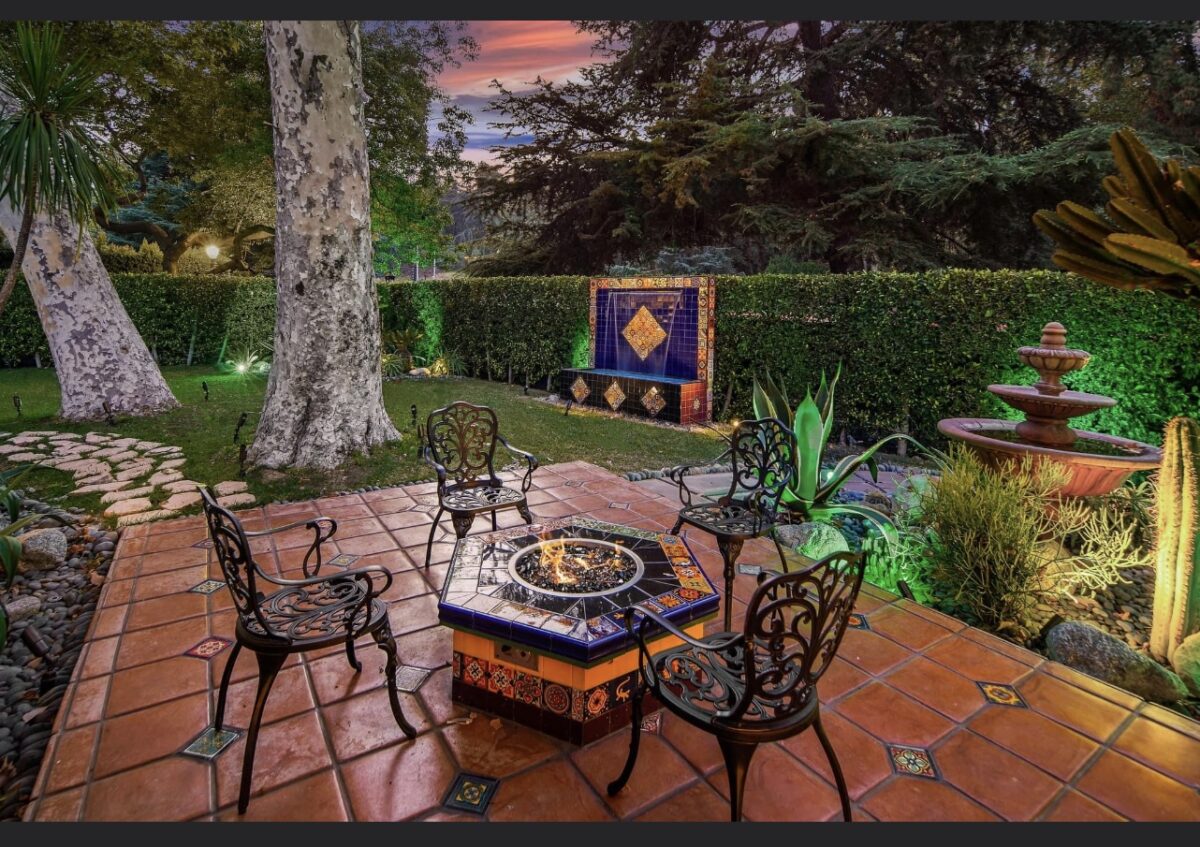 76DCBFF8-74B8-43CA-8281-C1D5DBF1C0C9