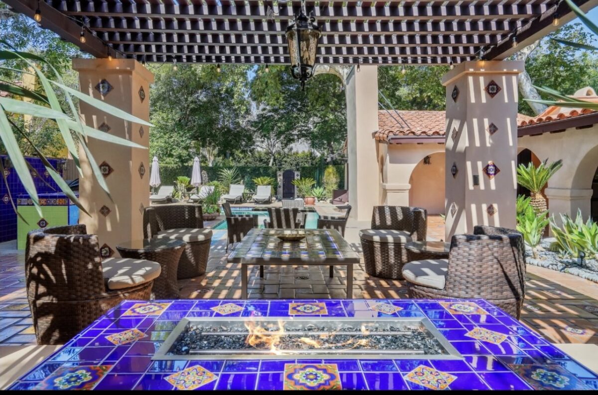 945BC9FB-7C05-45B7-BE0D-320E69B90BFF