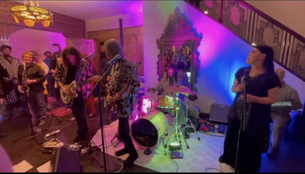 6EB8219C-528A-47D6-9725-C2C5B7049D85