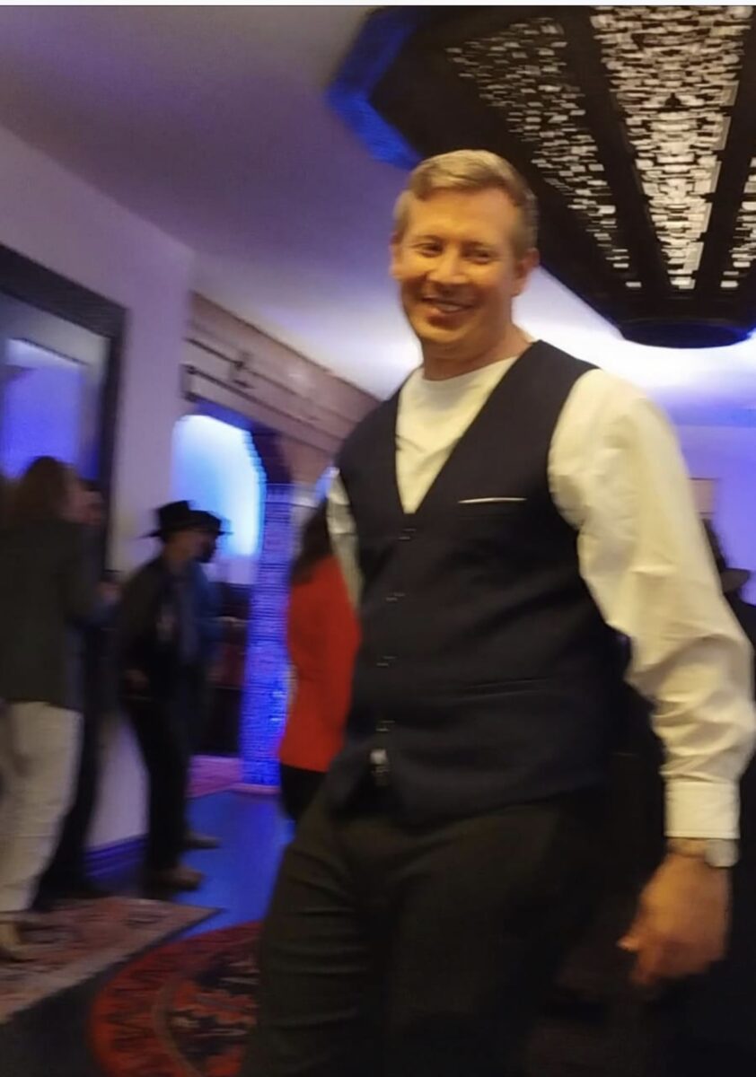 CE3728C6-0401-45A3-A291-B0560EF9EAC1